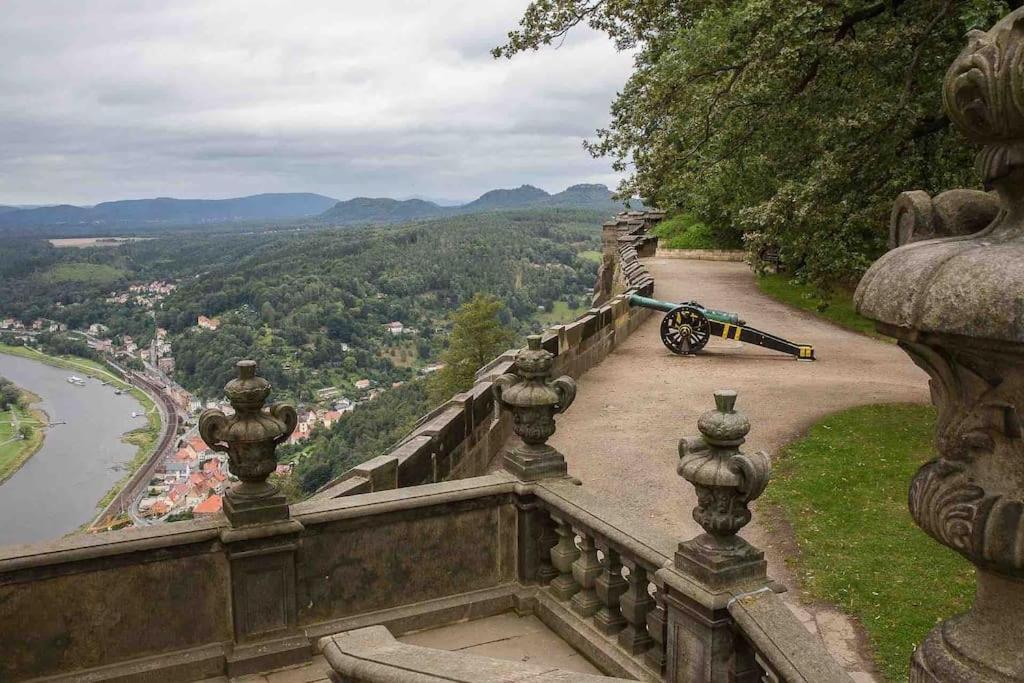 *neu* 2 Personen, Wlan, Balkon Pirna
