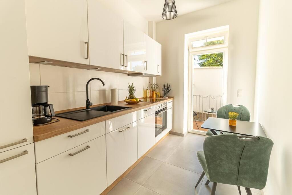 Apartment *neu* 2 Personen, Wlan, Balkon *